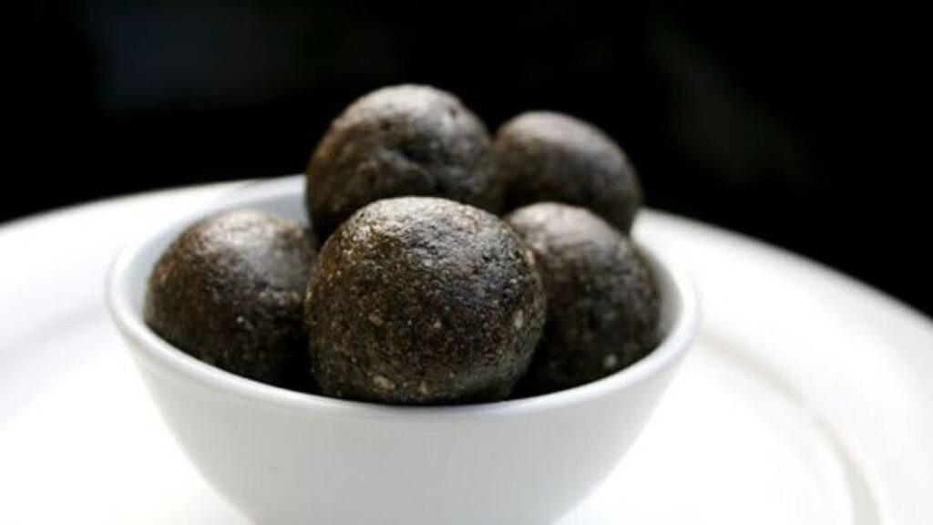Sesame Edible-gum Ladoos