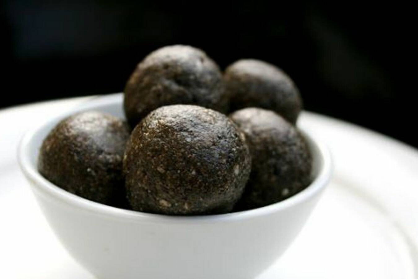 Sesame Edible-gum Ladoos