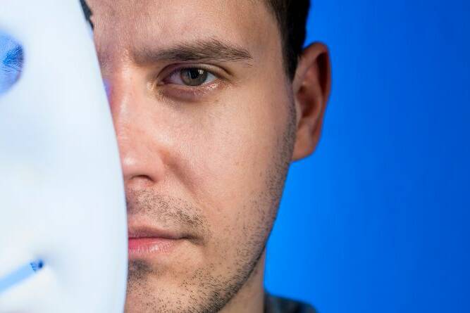9 Red Flags of People Who Appear Kind but Are Manipulative Beneath