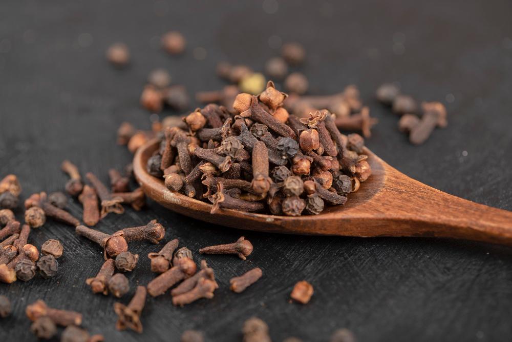 clove health benefits