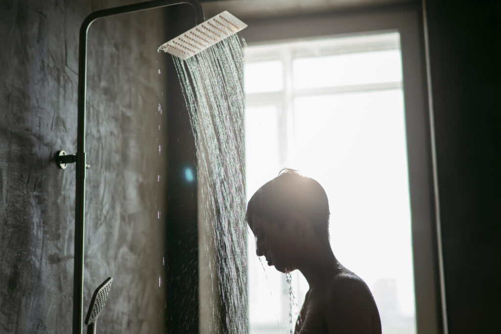 Cold Shower vs Hot Shower: Surprising Health Benefits, Downsides & When to Use Them Disadvantages of bathing with cold water and hot water