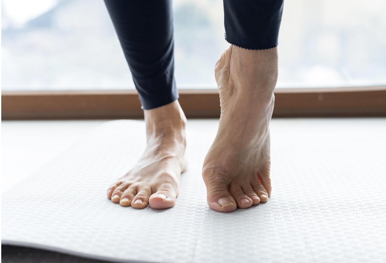 The Morning Heel Pain Trap: Why Your First Step Hurts and How to Fix Plantar Fasciitis The Morning Heel Pain Trap: Why Your First Step Hurts and How to Fix Plantar Fasciitis