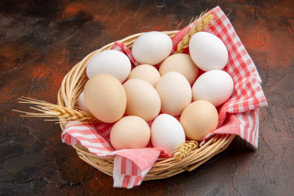 egg white vs yolk, eating egg daily benefits, side effects of eating eggs everyday, egg white vs yolk nutrition, egg yolks and cholesterol, protein in egg white or yolk