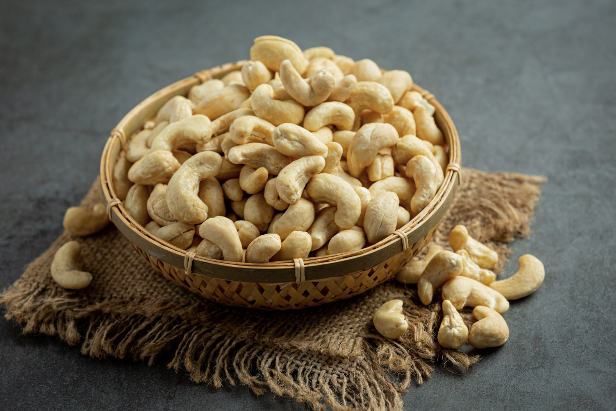 cashew with skin benefits