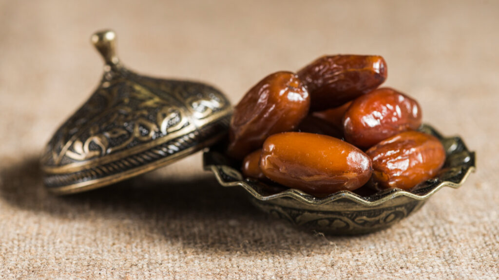 Are Dates Good for You? The Truth About Their Calories, Nutritional Value, and Health Benefits nutritional value of dates