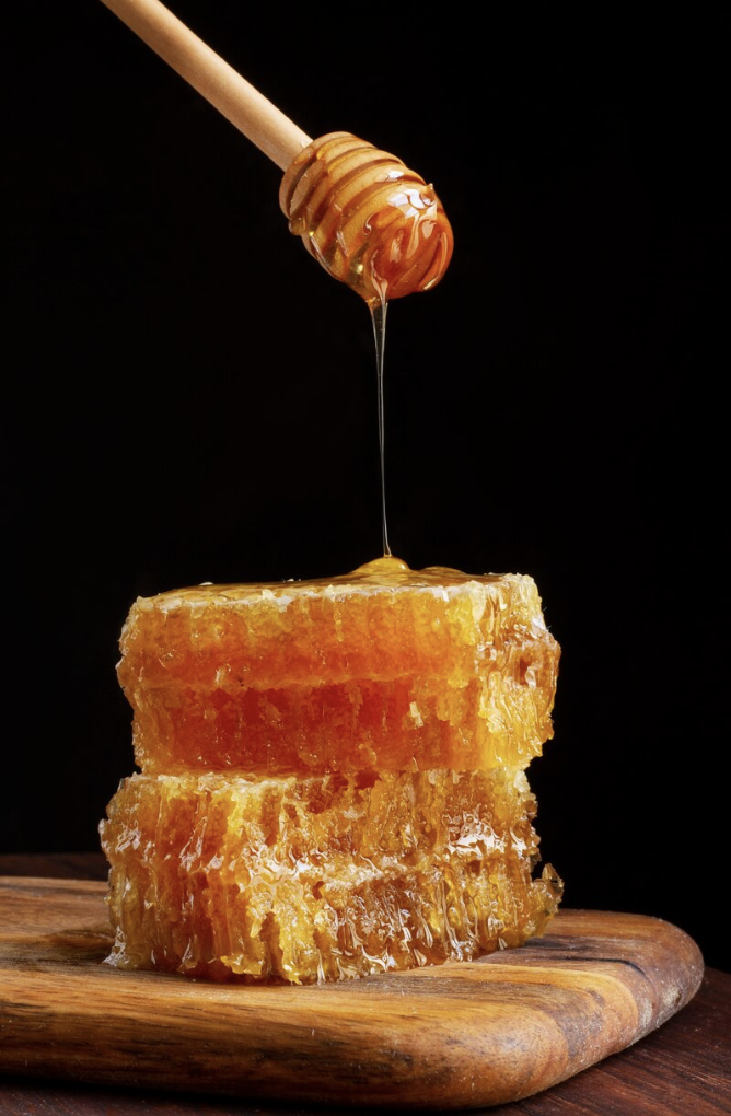 What Does Honey Contain? More Than Just Sugar — Nature’s Liquid Gold Explained What Does Honey Contain? More Than Just Sugar — Nature’s Liquid Gold Explained
