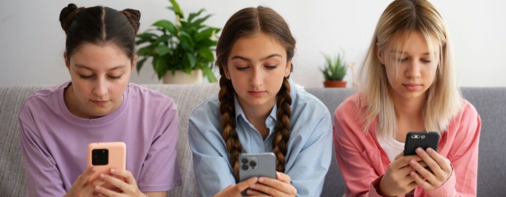 Hooked on Social Media? Discover the One Hack to Break Free and Reclaim Your Time|Focus on healthy social relationships over social media|doomscrolling, impact of social media on mental health, how to stop doomscrolling, positive social media effects|Ill-effects of social media on mental health