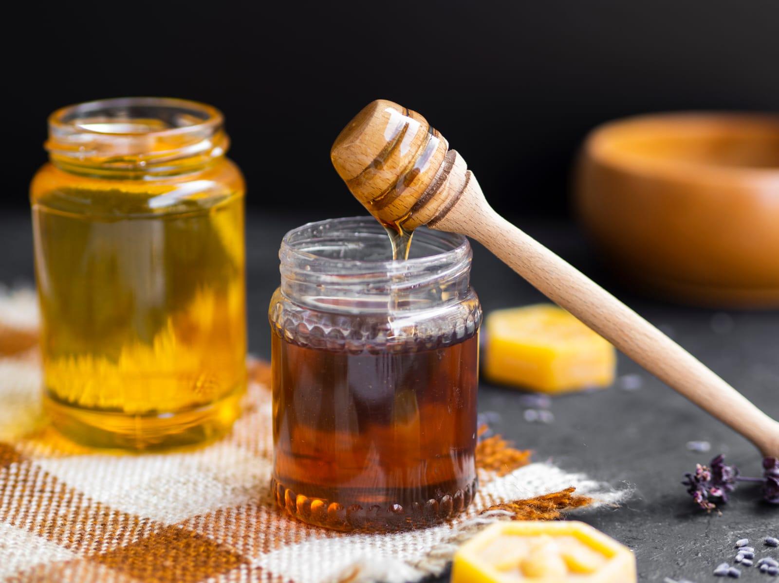 8 Reasons To Put Your Money on Honey raw honey benefits