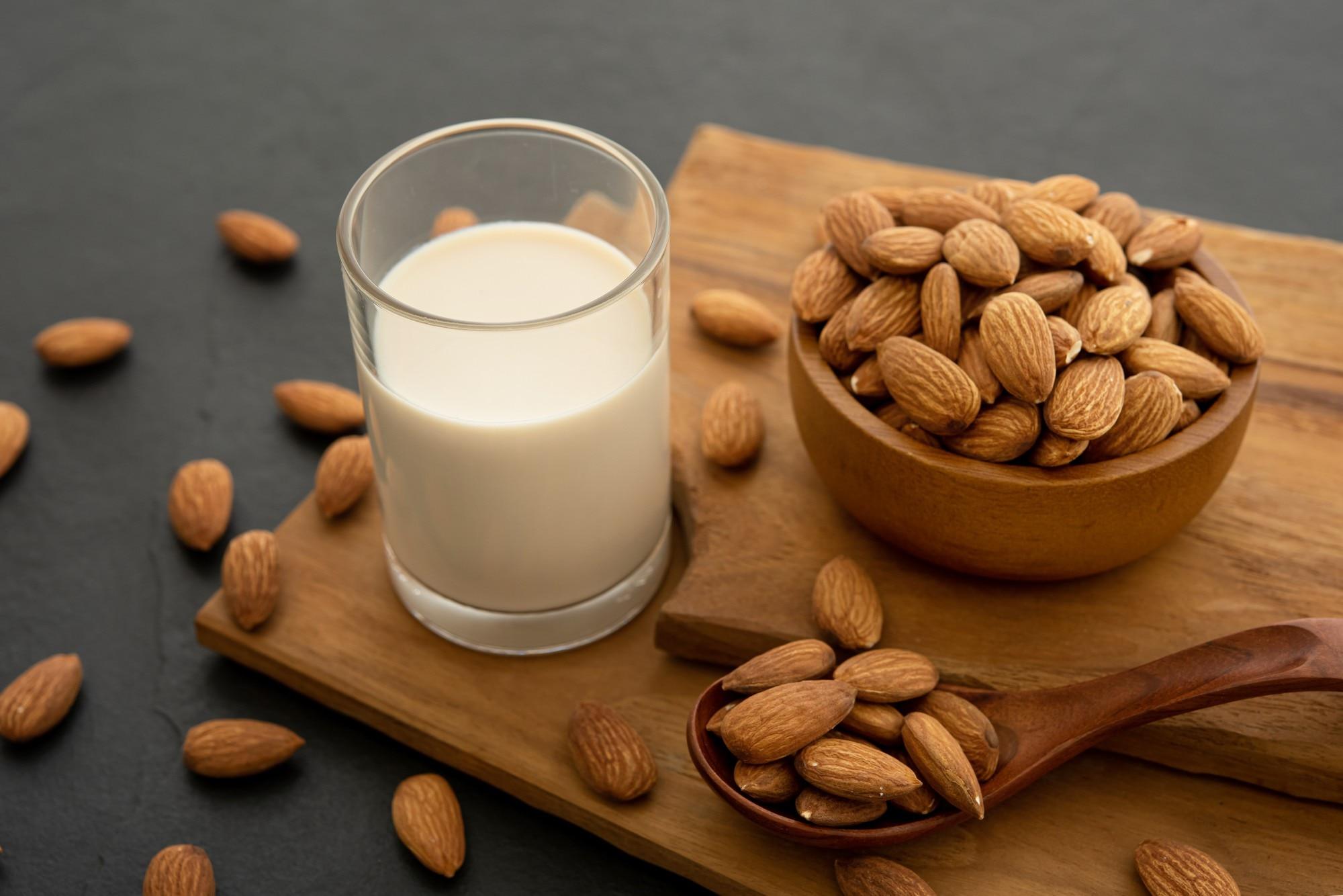 9 Reasons Why Almonds Are the Best Snack For You almonds benefits