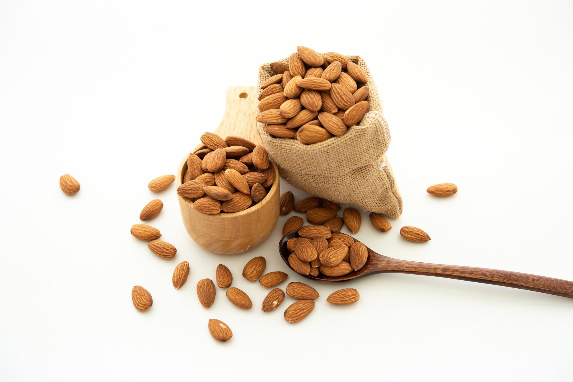 9 Reasons Why Almonds Are the Best Snack For You almonds benefits