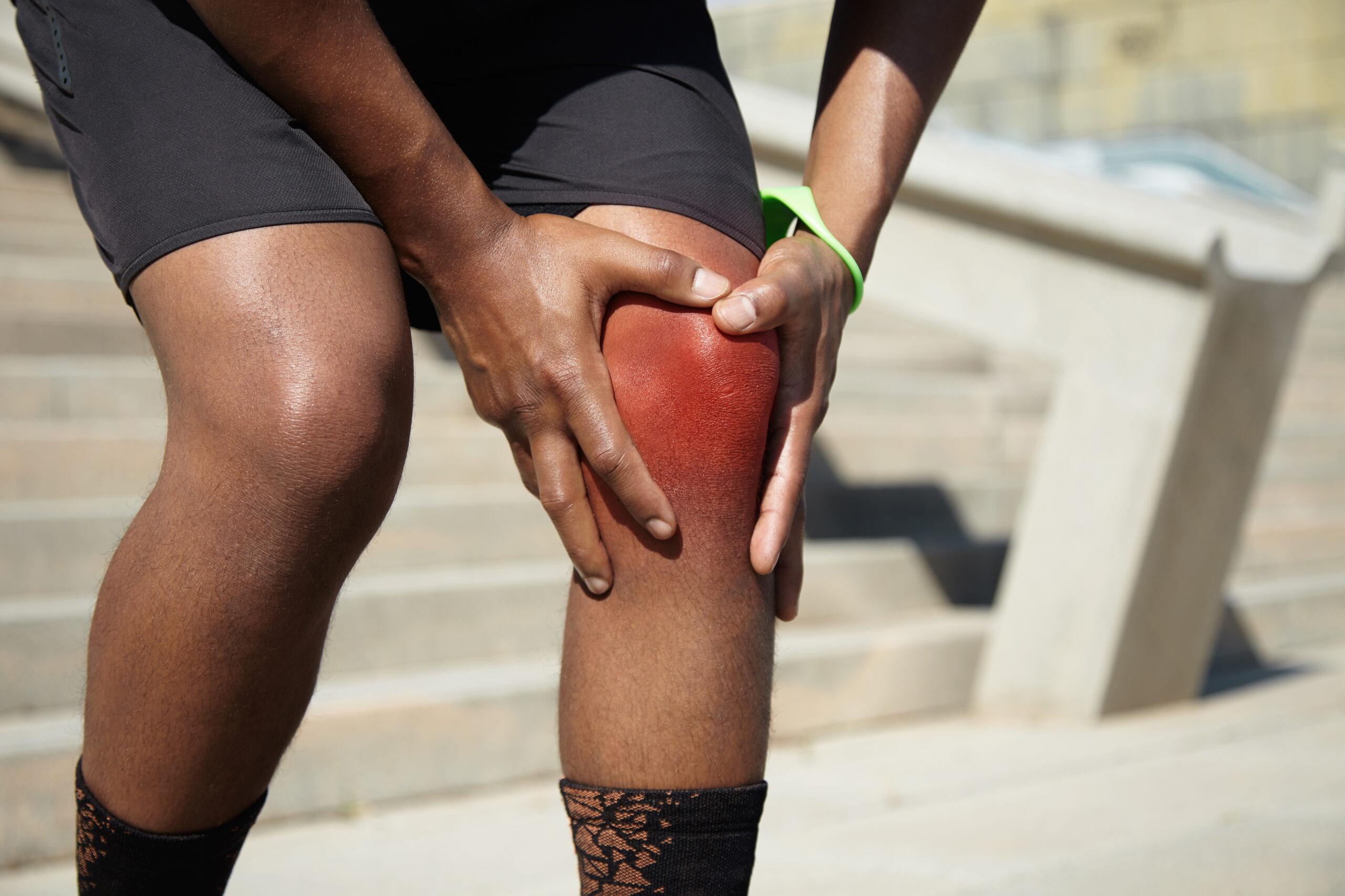 Joint Pain? Sore Muscles? Sprain? Swelling? This Homemade Magic Oil Can Help joint-pain-remedy-nutmeg-oil