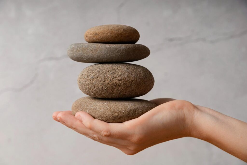 4-step mind-hacking technique|Think positive|Brain patterns for mind-hacking|The yoga principle to hack your brain|Positive mind|Mind-hacking technique